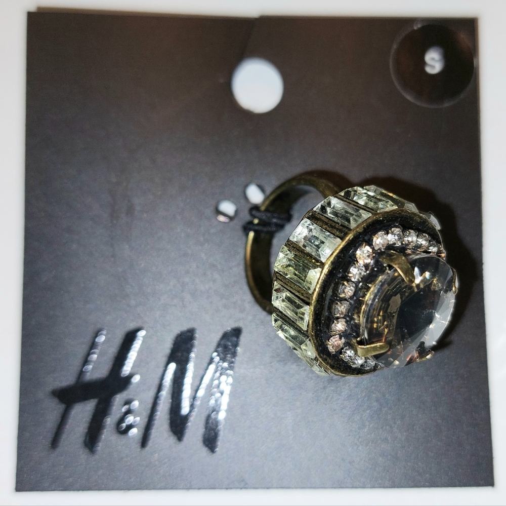 H&M Ring Chunky Rhinestone Cocktail Sparkly Statement